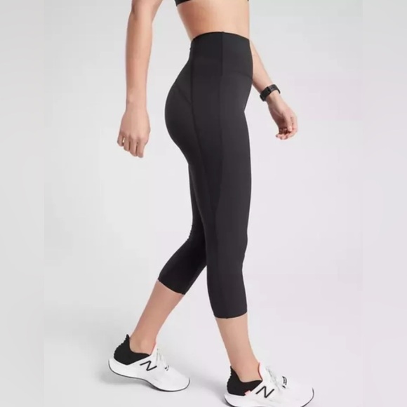 Athleta Ultimate Dobby Mesh Capri Size SP Black NWT - Picture 3 of 11